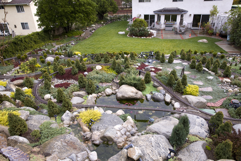  Overview of a California-inspired garden railroad