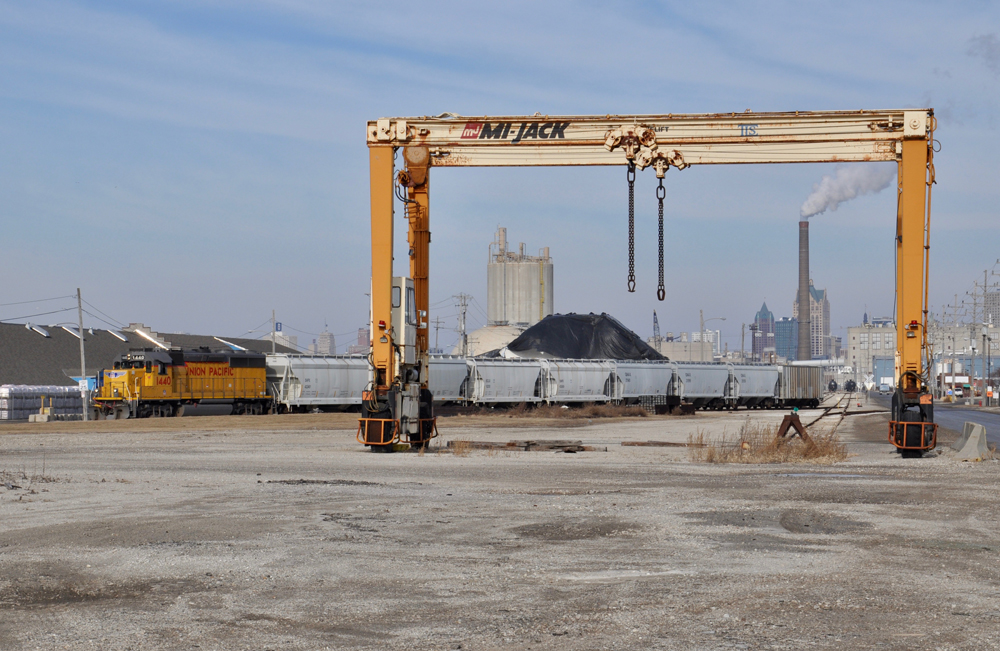 Mi-Jack crane next to the track