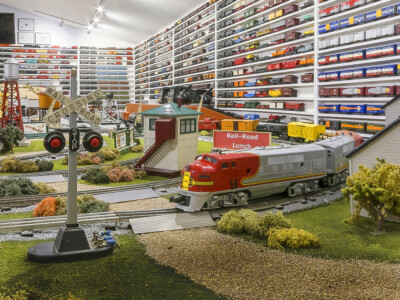 Lionel postwar Santa Fe F3s