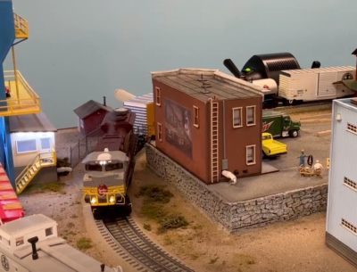 Midday Modeler — 04.06.2022 the toy train episode