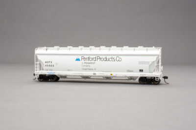 Atlas Master Line American Car & Foundry 5,701-cubic-foot-capacity Pressureaide Center Flow covered hopper