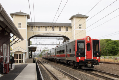 Connecticut replaces diesel Shore Line East trains with electric multiple-unit equipment
