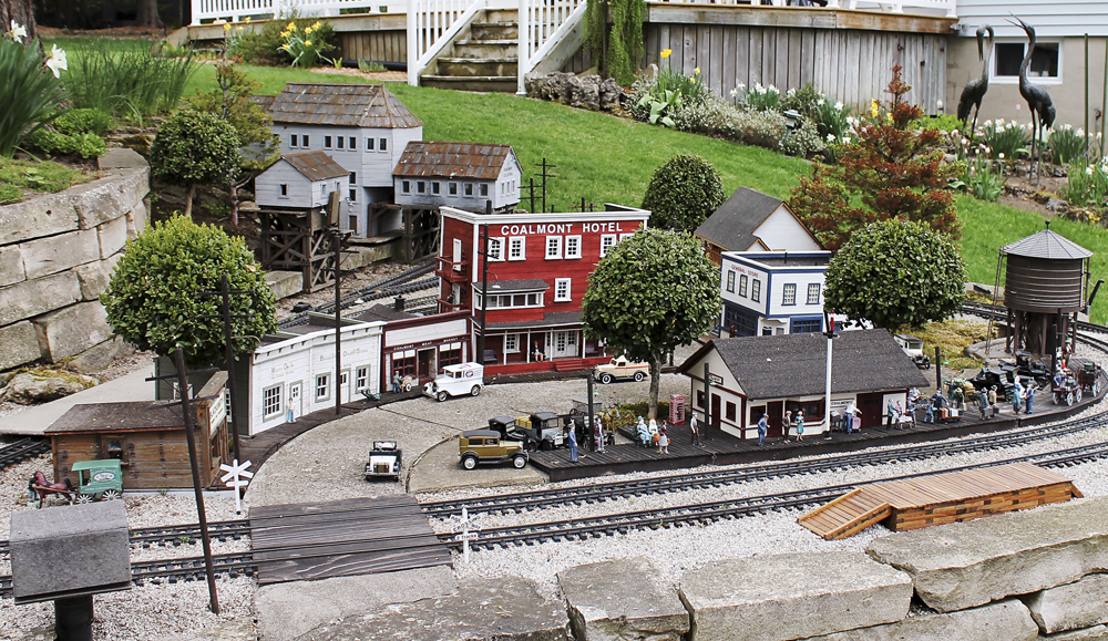 Coal and lumber garden railroad: City scene in garden railway