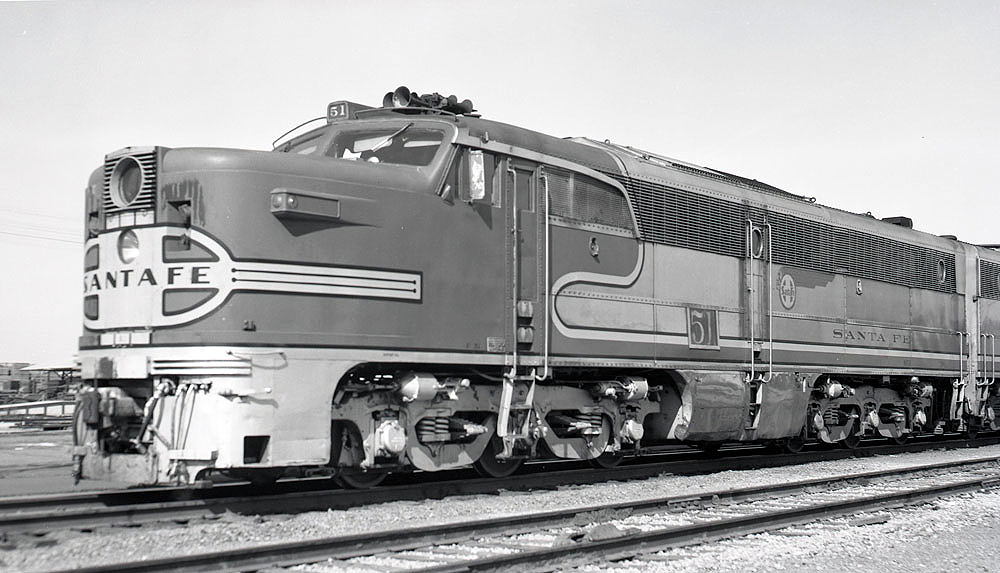 Black-and-white image of a cab unit in Santa Fe colors.