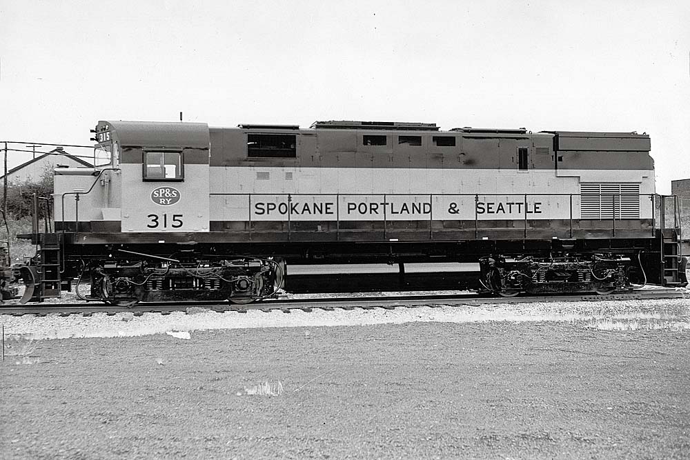 Four-axle diesel locomotive in profile