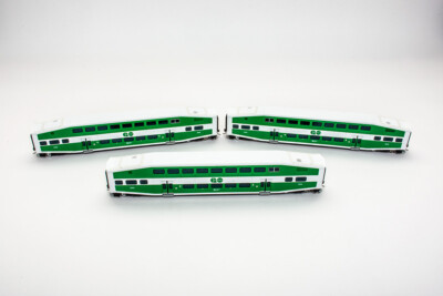 HO scale bi-level commuter cars from Rapido