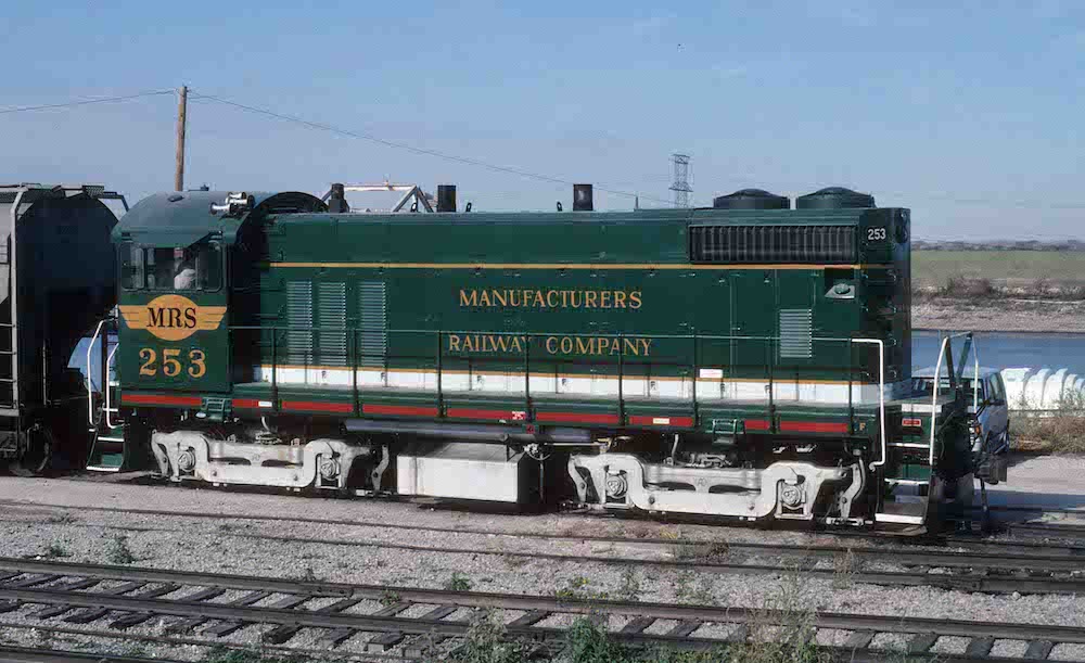 Manufacturers Railway homemade 253 diesel locomotive