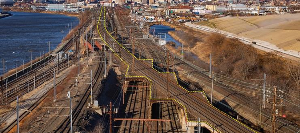 Rail bridge crossing other rail lines