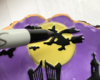 hand using marker to color on background