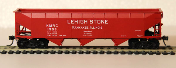Lehigh Stone three-bay offset-side hoppers from the Kankakee Model Railroad Club