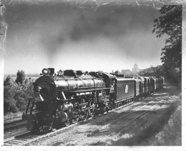 Chicago and North Western 400 train between Chicago and the Twin Cities