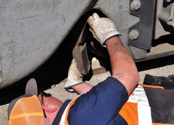 How to change a locomotive brake shoe