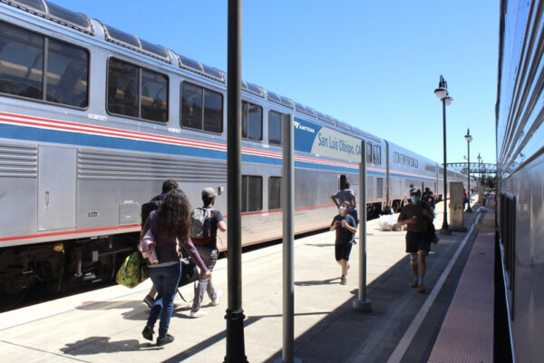 Amtrak stations with both originating/terminating and through services