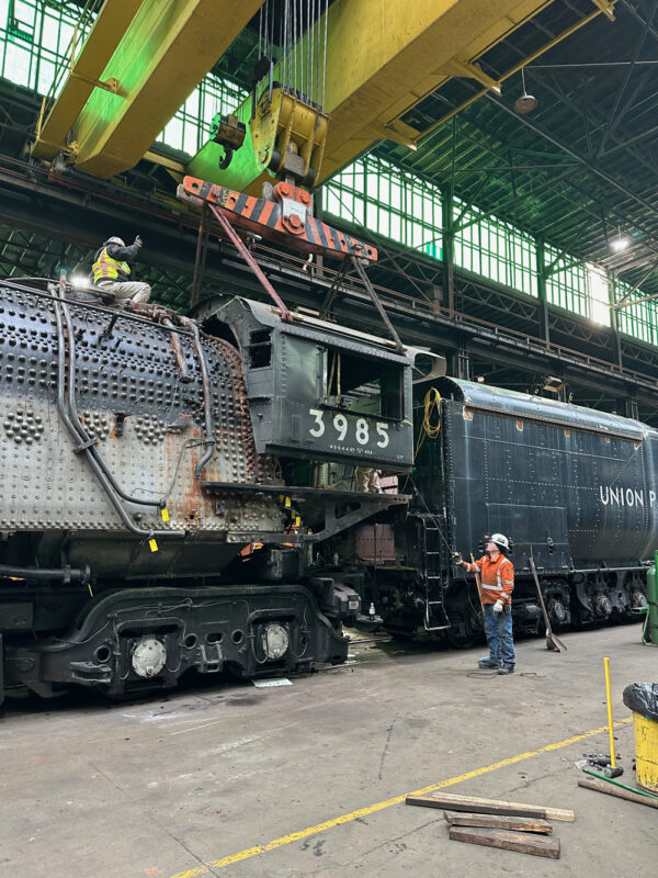 UP Challenger No. 3985 photo gallery