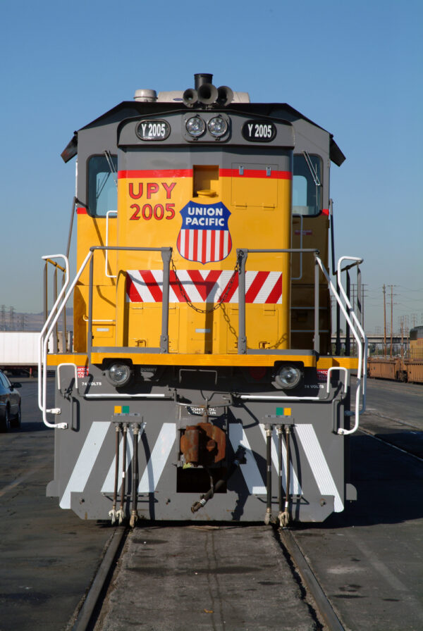 The controversial Genset locomotive