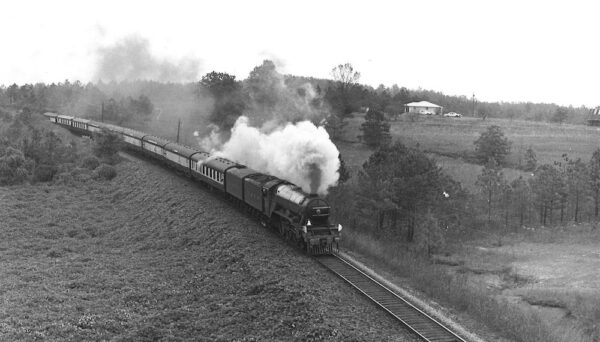 Historic ‘Flying Scotsman’ locomotive involved in slow-speed accident