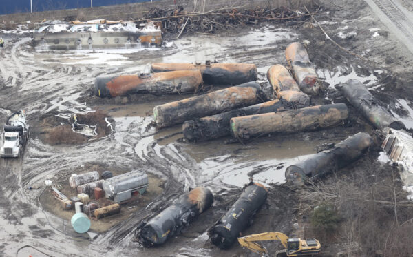 Federal agency issues advisory calling for shippers to stop using DOT-111 tank cars