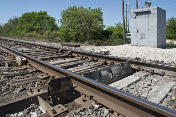 Wheel bearing expert: To prevent derailments, railroads should equip freight cars with sensors