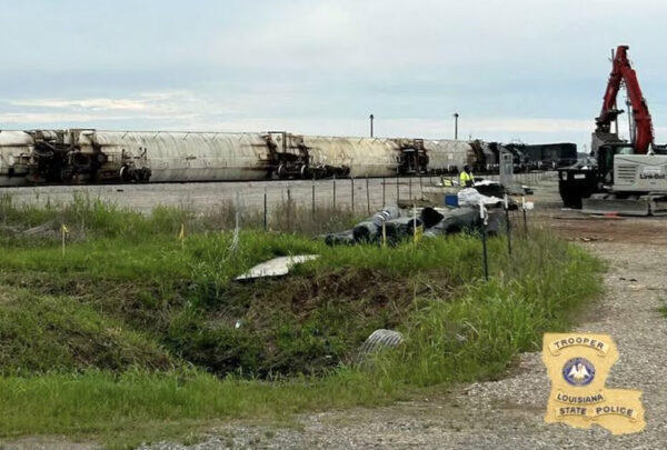 No hazardous materials released in tank-car derailment on Louisiana industrial spur
