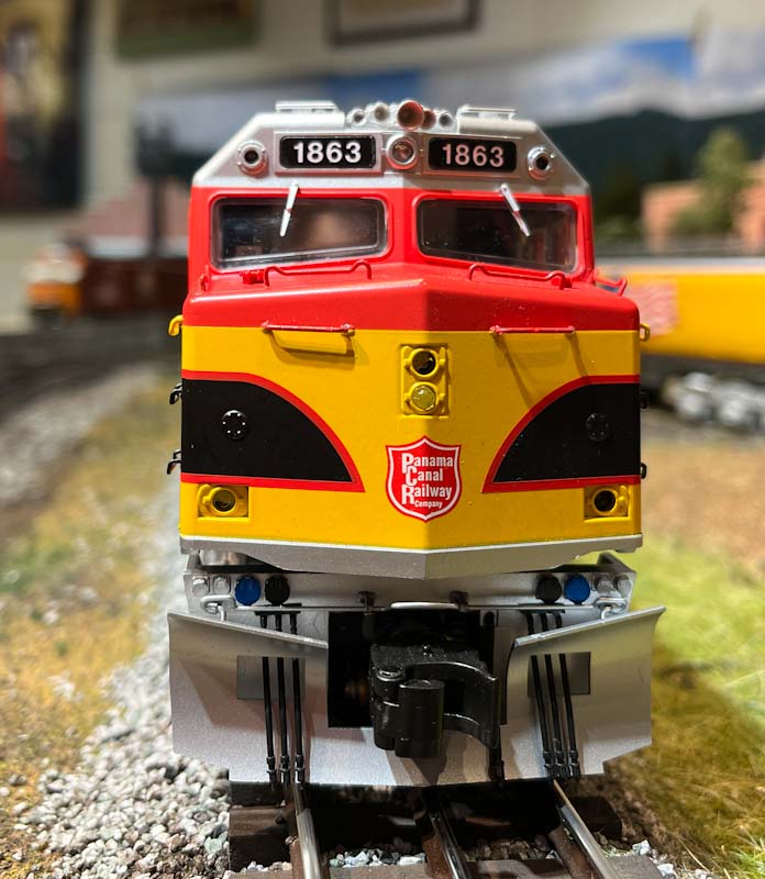 Lionel F40PH Panama Canal front end