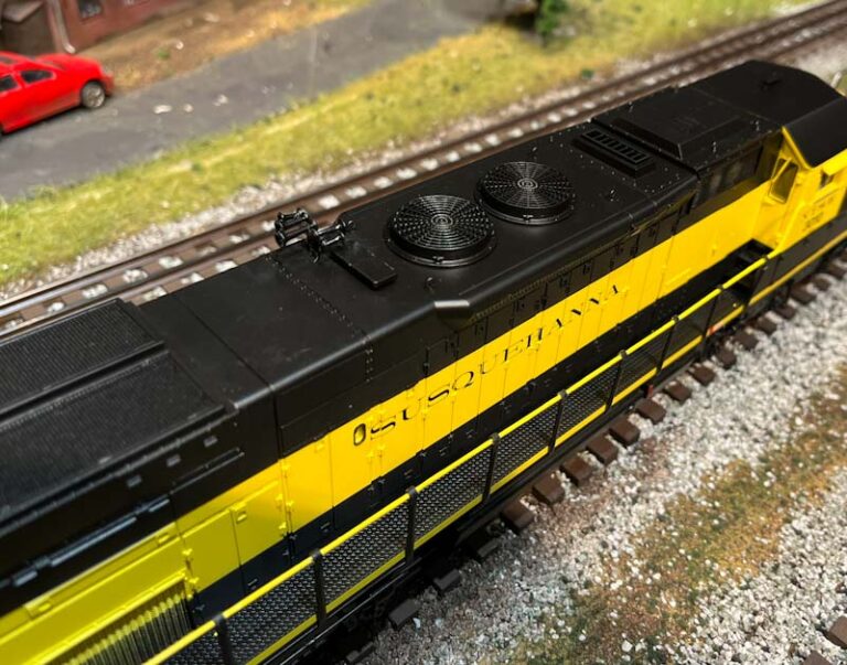 Details on top of the Susquehanna Lionel SD40T-2 Tunnel Motor