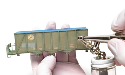 Cleaning an airbrush while weathering can be a chore