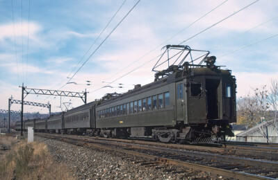 What shade of green were Lackawanna M.U. cars?