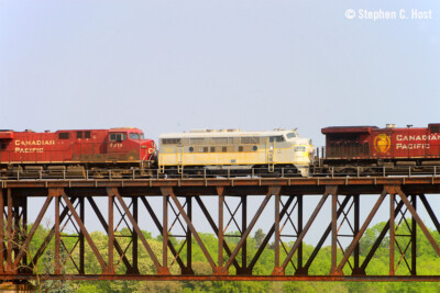 News photos: Former BAR F unit bound for Calgary