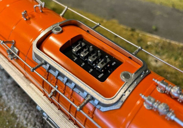 Lionel Legacy Greenbrier Chesapeake Ohio top switch detail