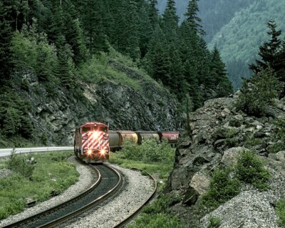 Diesel-electric locomotives have streetcar roots