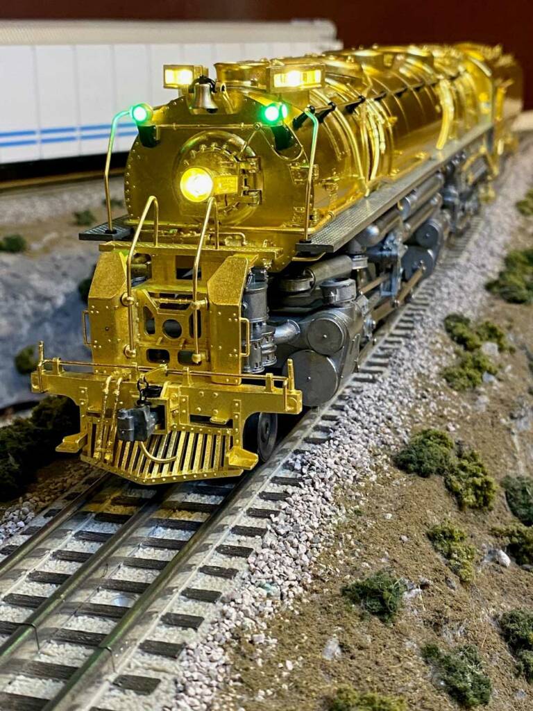 Lionel Brass Hybrid Challenger front detail