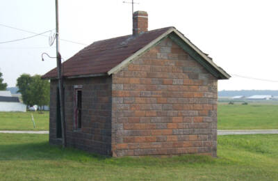 How do I model glazed block walls?