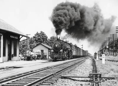Ultimate dual-service engine: New York Central 4-8-2 Mohawks
