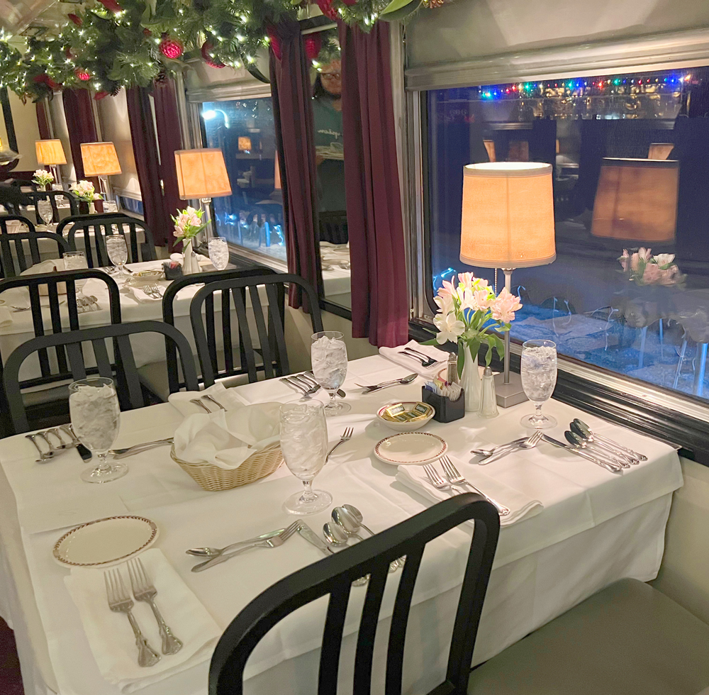dinner table on train