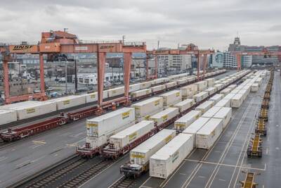 Intermodal rally boosts U.S. rail traffic