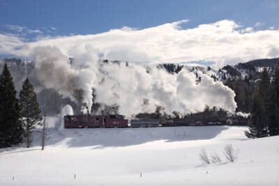 A rotary snowplow is the greatest show on rails