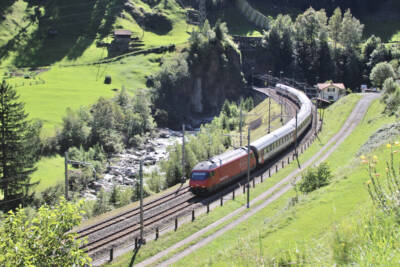 Swiss make commitment to maintain Gotthard Pass line