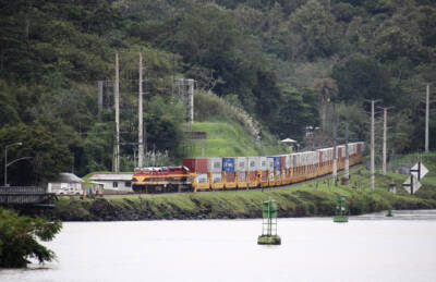 Maersk shifts some container traffic to Panama Canal Railway due to low water levels