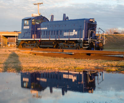 News photo: Short line diesel’s paint scheme salutes Conrail