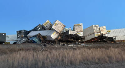 BNSF intermodal train derails in south central Kansas