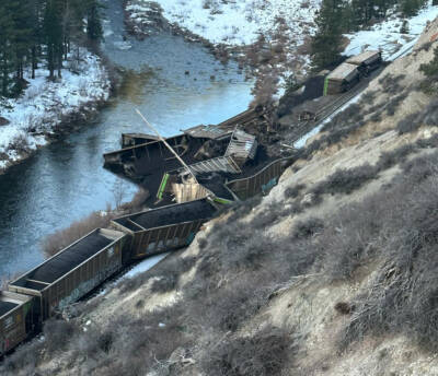 UP coal train derails in Feather River Canyon