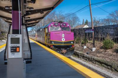 MBTA plan would introduce battery-electric equipment on one commuter rail route