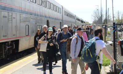 Resourceful Amtrak crew opens lounge for sold-out train’s customers: Analysis