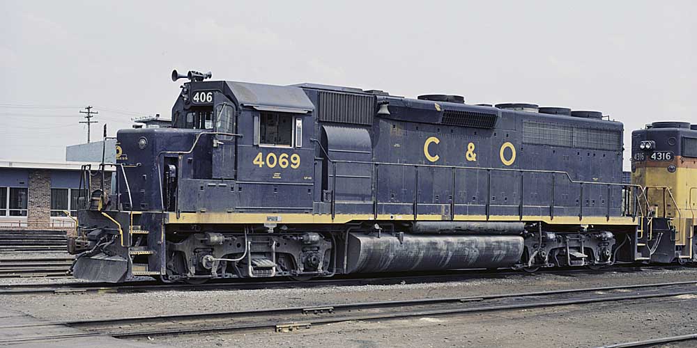 Blue-and-yellow GP40 model of second-generation Electro-Motive diesel locomotives