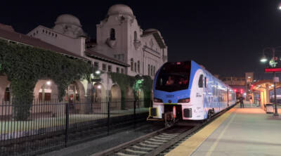 Hydrogen trainset arrives in San Bernardino, Calif.