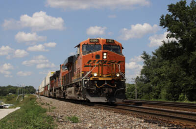 BNSF reports higher profits as volume grows and costs fall