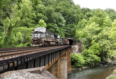 Cost improvements boost Norfolk Southern profits despite impact of winter storms