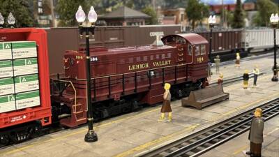 Lionel Legacy Alco S2 switcher
