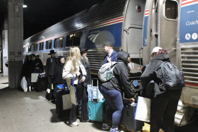 Minor Amtrak derailment at Chicago Union Station leads to Metra delays
