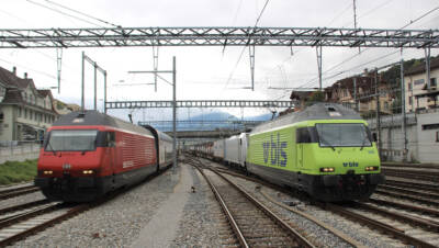 Senator introduces bill to advance U.S. rail electrification